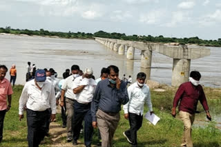Raichur visit bridge workshop by State Road Development Authority Manager