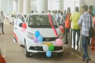 Electric taxi car  Kannur International Airport  Airport  കണ്ണൂര്‍ അന്താരാഷ്ട്ര വിമാനത്താവളം  ഇലക്ട്രിക് ടാക്‌സി  ഇലക്ട്രിക് ടാക്‌സി കാര്‍ സര്‍വീസ്