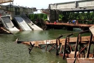 kannur bridge  bridge collapsed  kannur mahi bridge  പാലത്തിന്‍റെ ബീമുകൾ തകർന്നു  കണ്ണൂർ പാലം  മാഹി പാലം