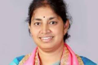 trs mla gongidi sunitha fire congres and bjp in hyderabad