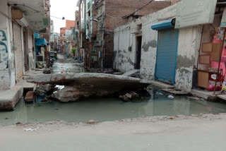 RCC of drain broken in ward number 43  in Prem Nagar-2 of Kiradi Assembly