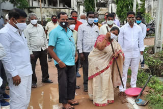 The mayor  started the road construction work in Sitaramnagar colony