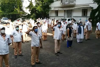 اورنگ آباد: گھاٹی سرکاری ہسپتال کے نرسنگ عملے کا احتجاج