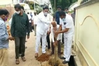 karimnagar mayor sunil rao participated in harithaharam programme