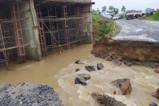 bridge-over-nh-43-was-washed-away-due-to-rain-in-sarguja