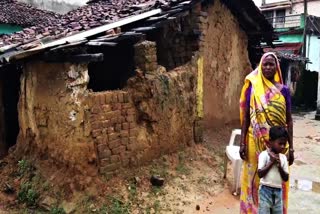 several-houses-collapsed-in-gharghoda