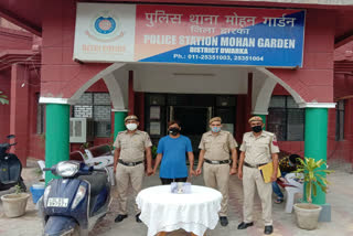 during patrolling Police arrested crooks involved in 6 cases in Mohan Garden