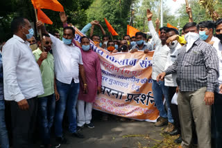 farmers-staged-a-protest-after-reaching-the-collector-office