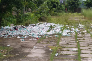 Unhygenic garbage drum at Dhemaji quarantine centre