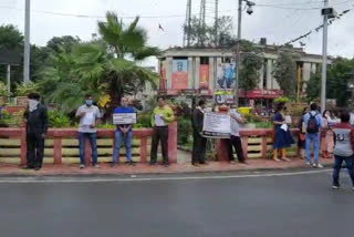 Parents protested against the pressure being made to collect fees