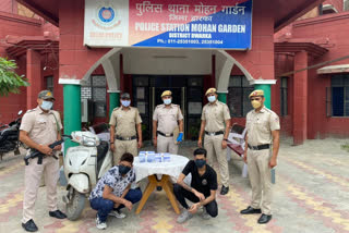 Delhi police arrested Saddam Gauri gang's crook and his accomplice in Mohan Garden