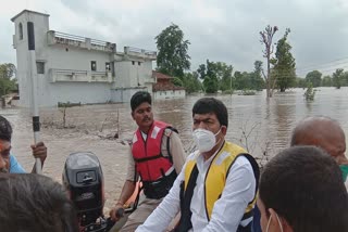 Former minister visits flood affected villages