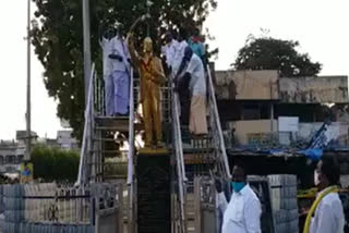 Former MLA protests at Naidupet Ambedkar statue