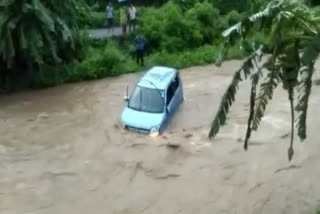heavy-rainfall-washed-away-car-in-kaladhungi-uttarakhand