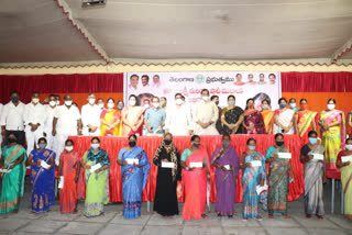 MLA distributed  Kalyana Lakshmi Shadi Mubarak checks