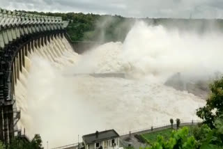 gates of dam open