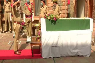 Wreath-laying ceremony of cop killed in Pantha Chowk encounter held in Srinagar