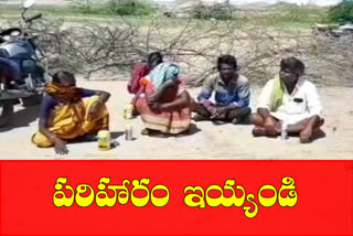 farmer-protest-with-insect-repellent-can-at-tummilla-lift-irrigation-in-jogulamba-gadwala