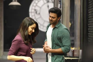 shraddha kapoor and prabhas celebrates one year of saaho