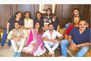 riddhima kapoor shares a lovely picture featuring neetu kapoor aadar rima jain and other family members