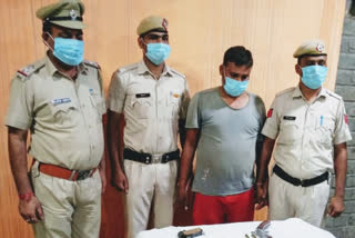 one gangster arrested in faridabad with illegal weapons