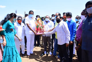 minister-gangula-kamalakar-inspects-immersion-points-set-up-for-immersion-of-ganesha-idols-in-karimnagar