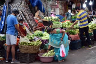 आसमान छू रही सब्जियों की महंगाई, रसोई का बजट बिगड़ा