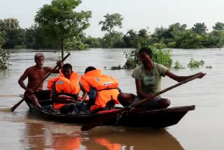 gadchiroli flood : Rescue Operation To Save 23 labour