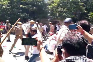 lathi charge on sp workers