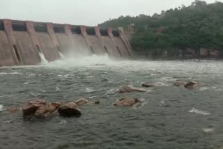 Continuous rains in Neemuch, all river streams are in spate