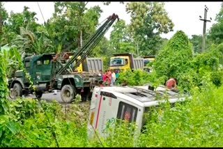 Road Accident aulachouka darrang assam etv bharat news