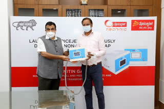 SpiceJet launches portable ventilator for patients with moderate breathing issues SpiceJet launches portable ventilator SpiceJet launches portable ventilator for patients SpiceJet launches ventilator Spicejet business news ஸ்பைஸ்ஜெட் விமானத்தில் சிறிய ரக வென்டிலேட்டர்கள் அறிமுகம் ஸ்பைஸ்ஜெட் ஸ்பைஸ் ஆக்ஸி