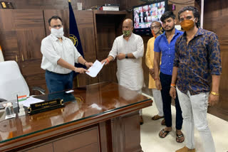 farmer-leader-yogesh-tiwari-submitted-memorandum-to-bemetara-collector-to-provide-relief-to-flood-affected-people