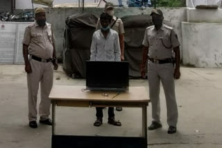 lajpat nagar police arrested man accused of robbing with recovered things