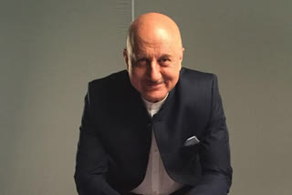 Anupam Kher's latest post on wearing a mask wins the internet
