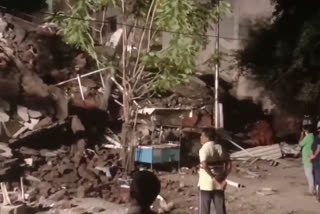 A  four-storey building collapses in Maharashtra