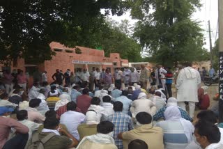 Mechanical workers union besiege SP office in Hisar.