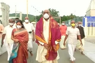 Former Minister Achennaidu visited Thirumala Srivasudu