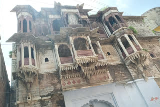 Three-and-a-half-year-old mansion's falling stones