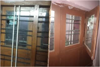 Puthussery former block congress  vice president's house was attacked  പാലക്കാട് ആക്രമണം  പുതുശേരി മുൻ ബ്ലോക്ക്‌ കോൺഗ്രസ് കമ്മിറ്റി വൈസ് പ്രസിഡന്‍റ്  എം.അബ്ദുൾ റഹ്‌മാൻ  സിപിഎം പ്രവർത്തകരുടെ ആക്രമണം  palakkad cpm attack