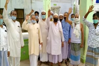 varanasi power loom workers on strike demanding electricity bill waiver