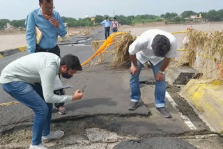 Cracks on Barwah Narmada Bridge