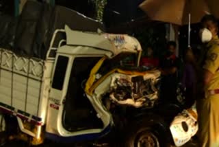 KSRTC bus, pickup van collide  Cherthala  Six people were injured  കെഎസ്ആർടിസി ബസും പിക്കപ്പ് വാനും കൂട്ടിയിടിച്ചു