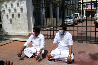 pondicherry admk mlas protest