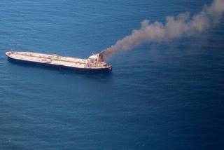 tanker fire off Lanka  India deploys ships  ships to battle oil tanker fire  oil tanker fire  Indian Coast Guard  'MT New Diamond' 37  Sri Lanka coast  ഇന്ത്യൻ ഓയില്‍ കോർപ്പറേഷൻ  കപ്പല്‍ തീപിടിച്ചു  ഇന്ത്യൻ നാവികസേന കപ്പല്‍