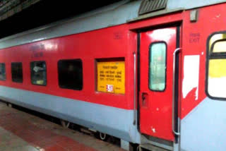 rajdhani-express-train-run-for-only-one-girl-passenger-in-dhanbad