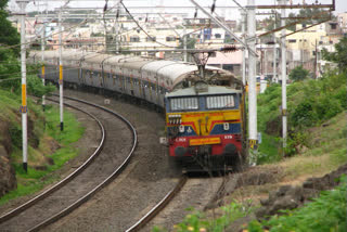 special train for entrance exam  ഡിഫന്‍സ്, നേവല്‍ അക്കാഡമി പ്രവേശന പരീക്ഷ  പ്രത്യേക സര്‍വീസ് നടത്തുമെന്ന് റെയിൽവേ