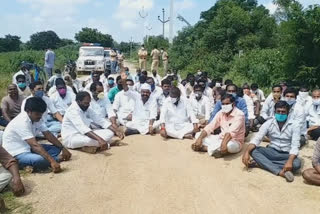 Villagers protest against dump yard set up