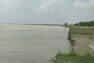 सरयू नदी ने शुरु कर दी कटान.