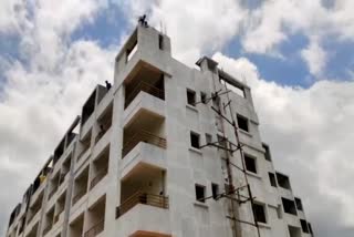 Shimoga: Attempt to commit suicide by jumping from a 5-story building